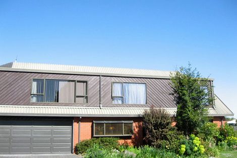 Photo of property in 10 Pyatt Place, Redwood, Christchurch, 8051