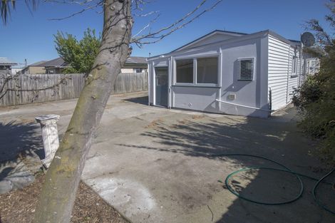 Photo of property in 92 Mackworth Street, Woolston, Christchurch, 8062