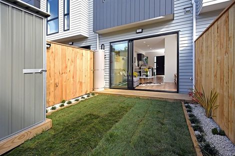 Photo of property in 11 Waru Lane, Te Atatu Peninsula, Auckland, 0610