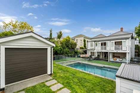 Photo of property in 6 Shoal Bay Road, Devonport, Auckland, 0624