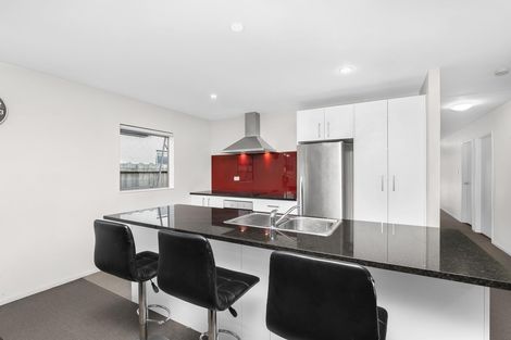 Photo of property in 98 Popokatea Drive, Takanini, 2112