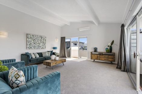 Photo of property in 12 Stanmore Bay Road, Stanmore Bay, Whangaparaoa, 0932