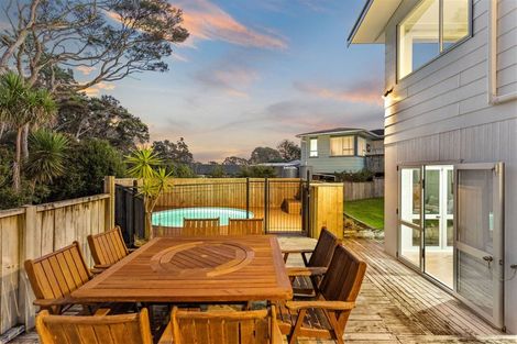 Photo of property in 13 Cunliffe Place, Glenfield, Auckland, 0629