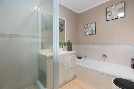 Photo of property in 54 Armada Drive, Ranui, Auckland, 0612