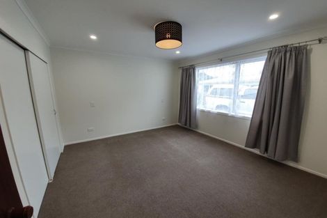 Photo of property in 13 Ambury Place, Merrilands, New Plymouth, 4312