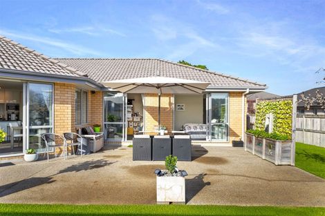 Photo of property in 38 Gilbransen Road, Kumeu, 0810