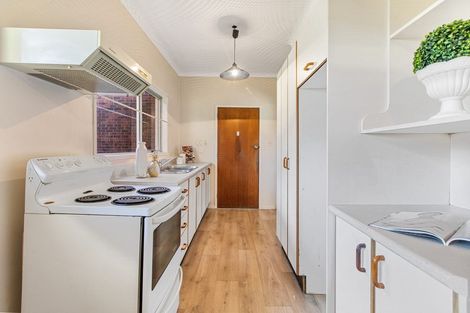 Photo of property in 52 Lawrence Crescent, Hillpark, Auckland, 2102