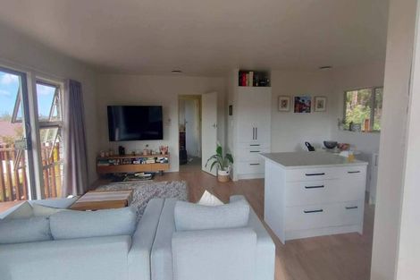 Photo of property in 1/48 Ravenwood Drive, Forrest Hill, Auckland, 0620