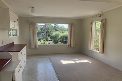 Photo of property in 1/4 Mahuta Grove, Northcote, Auckland, 0627