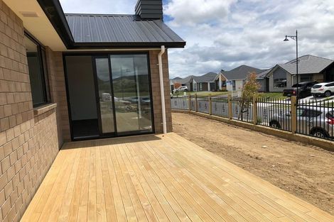 Photo of property in 12 Kaaka Street, Cambridge, 3434