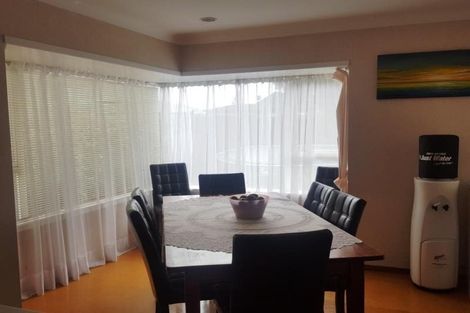 Photo of property in 2/4 Mcleod Road, Weymouth, Auckland, 2103