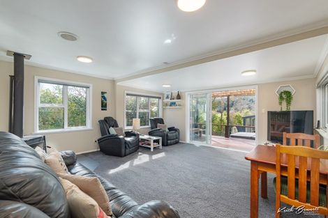 Photo of property in 29 Jocelyn Crescent, Pinehaven, Upper Hutt, 5019
