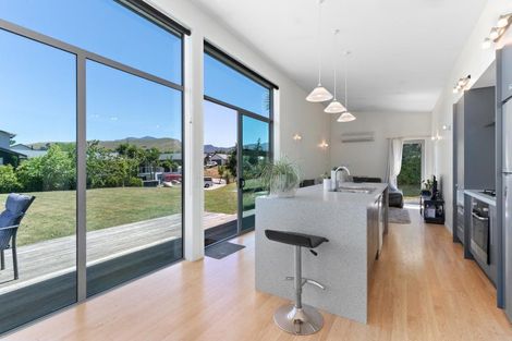Photo of property in 10 Widgeon Place, Lake Hayes, Queenstown, 9304