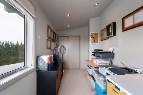 Photo of property in 33 Oram Drive, Turitea, Palmerston North, 4472