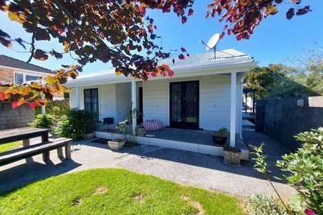 Photo of property in 39 South Road, Blagdon, New Plymouth, 4310