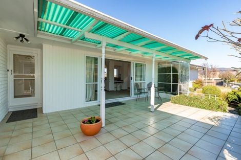 Photo of property in 16 Warren Crescent, Hillmorton, Christchurch, 8025