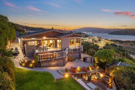 Photo of property in 62 Kiriwai Road, Paremata, Porirua, 5024