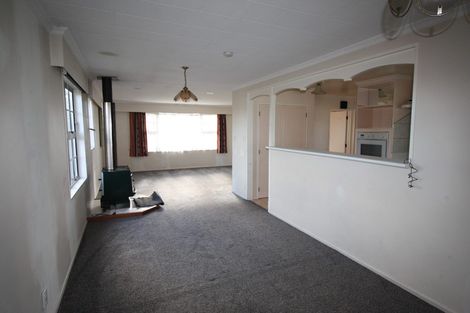 Photo of property in 27 Dunk Place, Milson, Palmerston North, 4414
