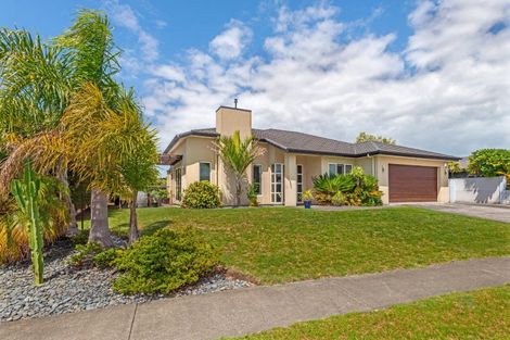 Photo of property in 11 Charteris Rise, Riverdale, Gisborne, 4010