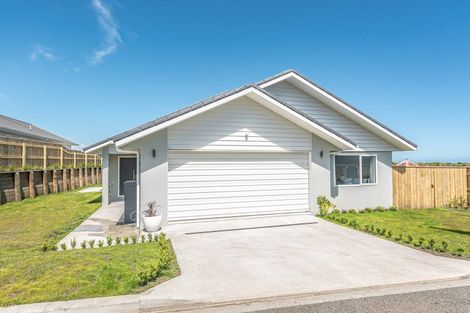 Photo of property in 51 Tirimoana Place, Otamatea, Whanganui, 4501