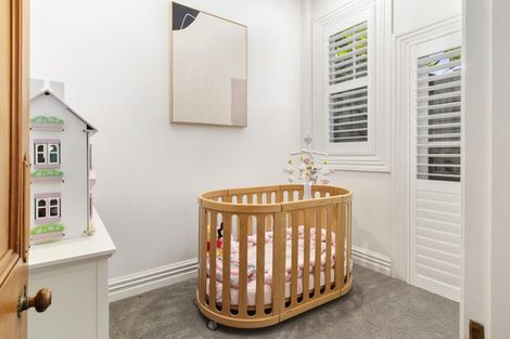 Photo of property in 60 Hawker Street, Mount Victoria, Wellington, 6011