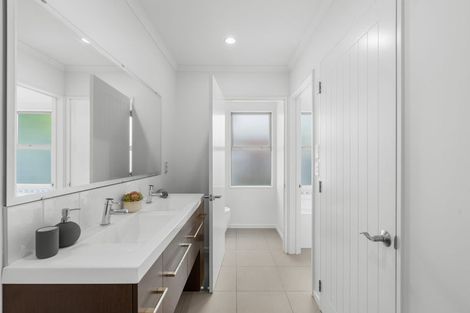 Photo of property in 21 Westpark Drive, Burnside, Christchurch, 8053