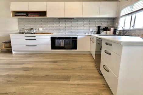 Photo of property in 1/2 East Coast Road, Milford, Auckland, 0620