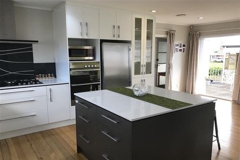 Photo of property in 10 Carbine Lane, Waiuku, 2123