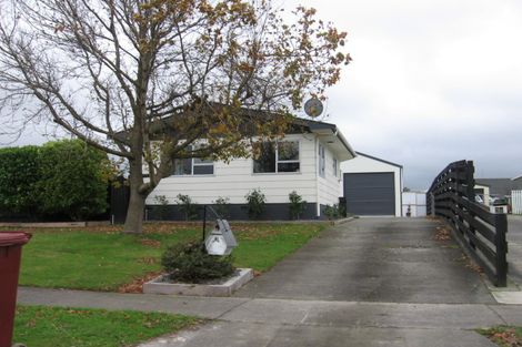 Photo of property in 5 Lyndale Place, Kelvin Grove, Palmerston North, 4414