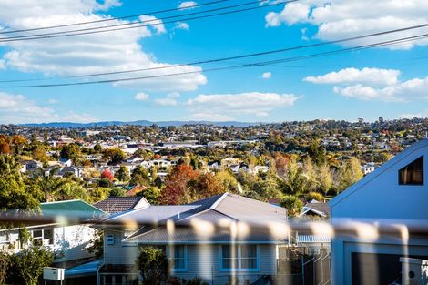 Photo of property in 34b William Souter Street, Forrest Hill, Auckland, 0620
