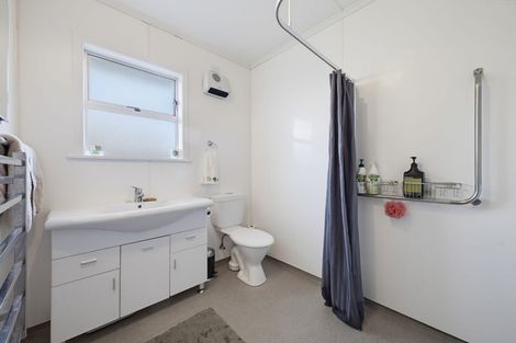 Photo of property in 205 Mangorei Road, Merrilands, New Plymouth, 4312