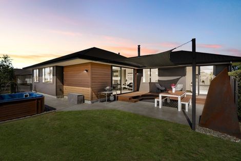 Photo of property in 12 Warbler Lane, Albert Town, Wanaka, 9305