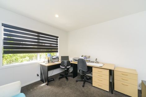 Photo of property in 3 Levi Place, Kelvin Grove, Palmerston North, 4414