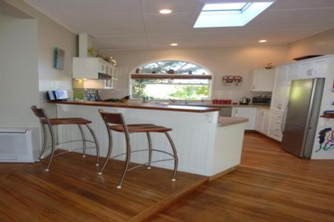 Photo of property in 19 Milton Terrace, Picton, 7220