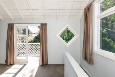 Photo of property in 2 Cameron Road, Bluff Hill, Napier, 4110