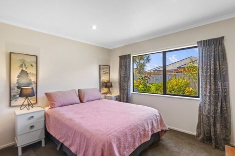 Photo of property in 82 Regent Drive, Paraparaumu Beach, Paraparaumu, 5032