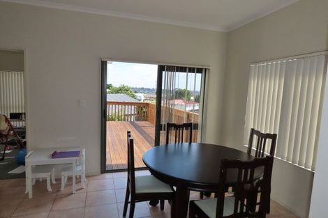 Photo of property in 6 Longview Rise, Massey, Auckland, 0614