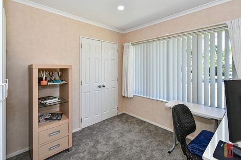 Photo of property in 1 Gairloch Place, Wattle Downs, Auckland, 2103