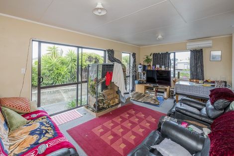Photo of property in 9 Simcox Street, Otaki Beach, Otaki, 5512