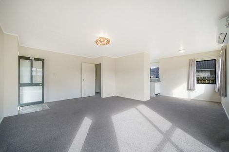 Photo of property in 2/31 Templeton Place, Clendon Park, Auckland, 2103
