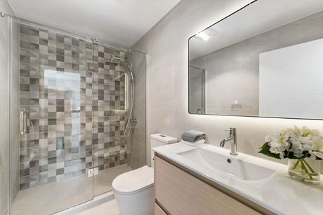 Photo of property in 4a Tawa Crescent, Manurewa, Auckland, 2102