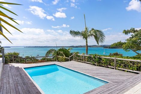 Photo of property in 220 Sandspit Road, Shelly Park, Auckland, 2014