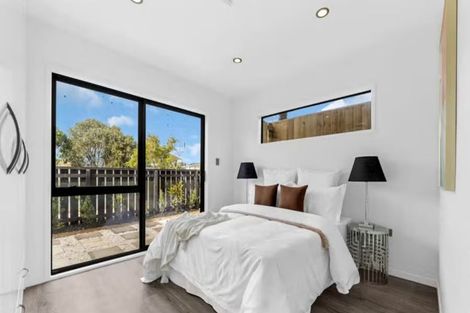 Photo of property in 2b Raglan Street, Mangere East, Auckland, 2024
