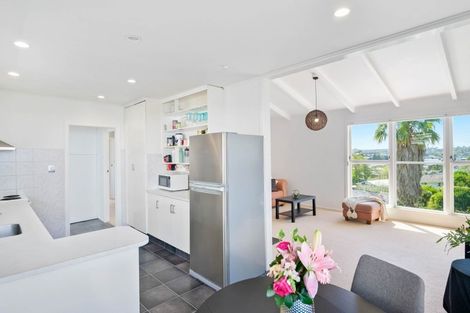 Photo of property in 1/8 Ludlow Terrace, Totara Vale, Auckland, 0627