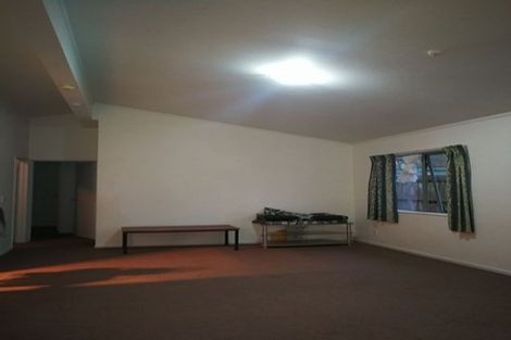 Photo of property in 9 Silverstone Place, Henderson, Auckland, 0612