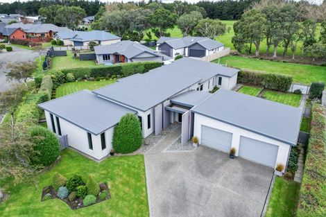 Photo of property in 44 Glenroy Park Drive, Waikiwi, Invercargill, 9810