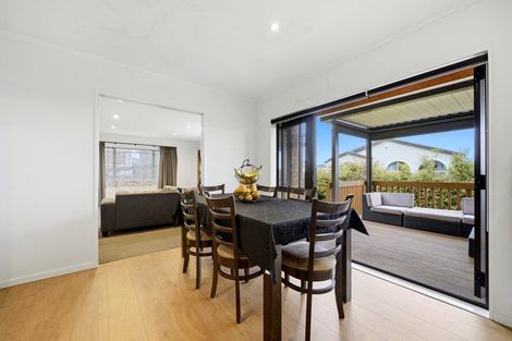 Photo of property in 2/121 Forrest Hill Road, Forrest Hill, Auckland, 0620