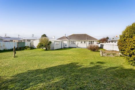 Photo of property in 10 Ramanui Avenue, Hawera, 4610