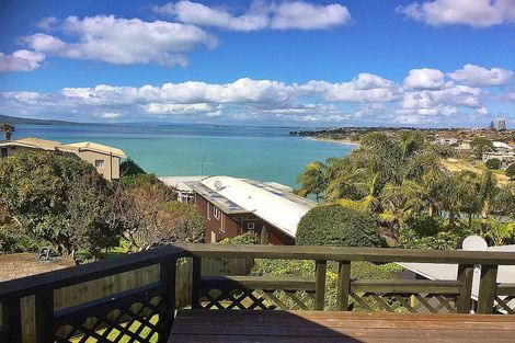 Photo of property in 1/19 Beach Road, Castor Bay, Auckland, 0620