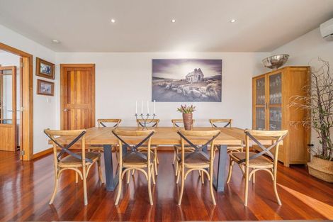 Photo of property in 62 Kiriwai Road, Paremata, Porirua, 5024